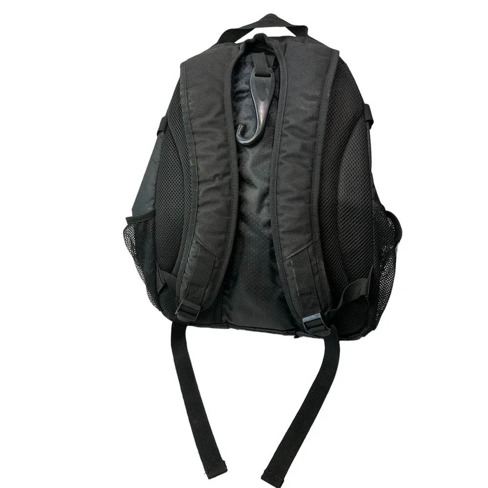 ATHLETICO Black Bat Backpack